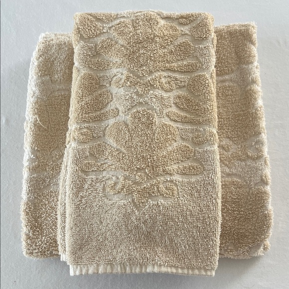 Fieldcrest Other - Vintage Fieldcrest Cotton Towel Beige Jacquard Floral Pattern mid century retro
